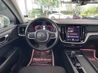 Volvo V60 B4 (d) automatico Essential (11)