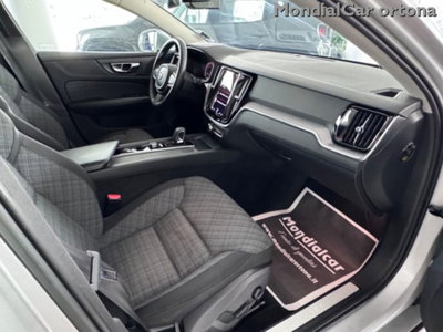 Volvo V60 B4 (d) automatico Essential (12)