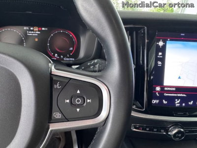 Volvo V60 B4 (d) automatico Essential (16)