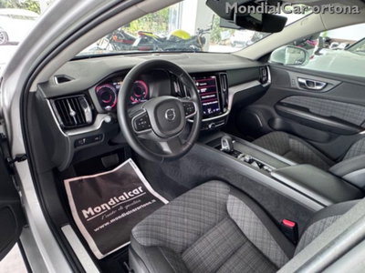 Volvo V60 B4 (d) automatico Essential (2)