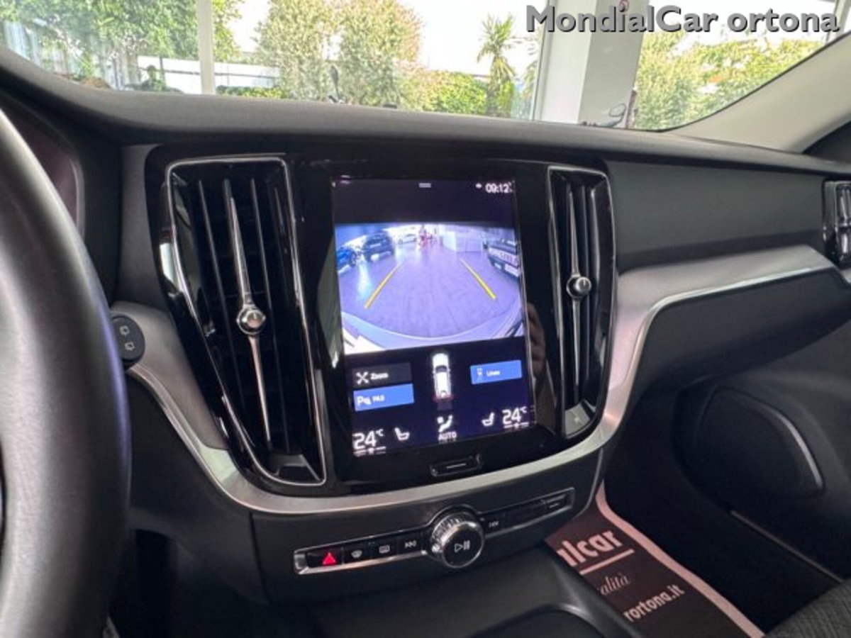 Volvo V60 B4 (d) automatico Essential (20)