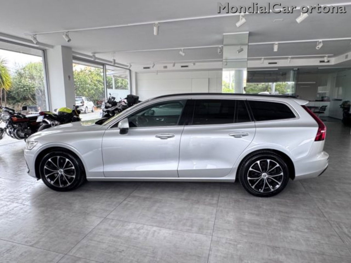 Volvo V60 B4 (d) automatico Essential (6)