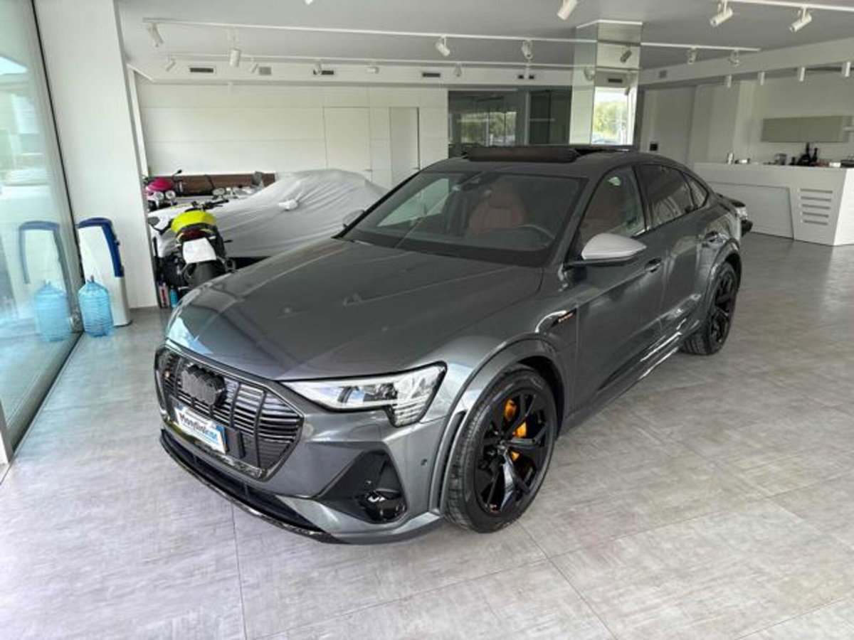Audi e-tron Sportback S sport attitude