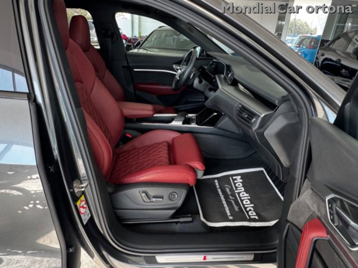 Audi e-tron Sportback S sport attitude (13)