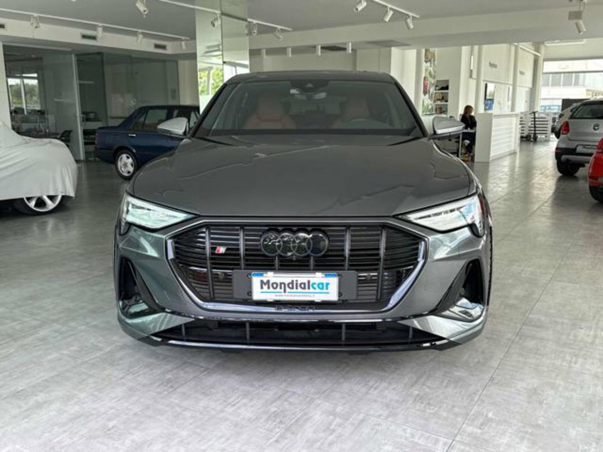 Audi e-tron Sportback S sport attitude (17)