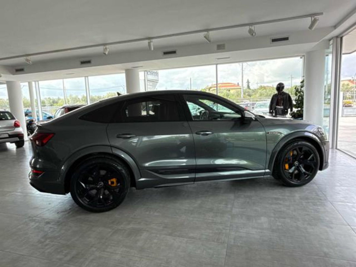 Audi e-tron Sportback S sport attitude (18)
