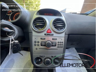 Opel Corsa 1.2 5 porte Cosmo (11)