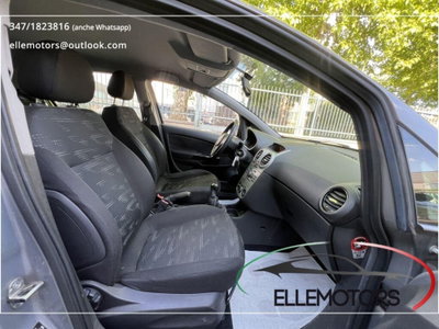 Opel Corsa 1.2 5 porte Cosmo (14)
