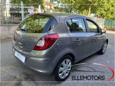 Opel Corsa 1.2 5 porte Cosmo (4)
