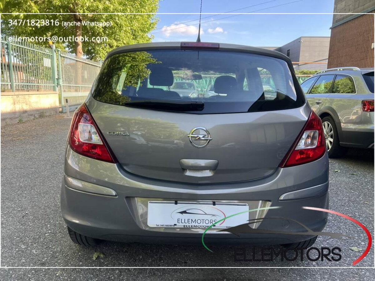 Opel Corsa 1.2 5 porte Cosmo (5)