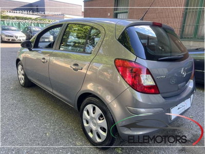 Opel Corsa 1.2 5 porte Cosmo (6)