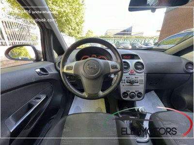 Opel Corsa 1.2 5 porte Cosmo (8)