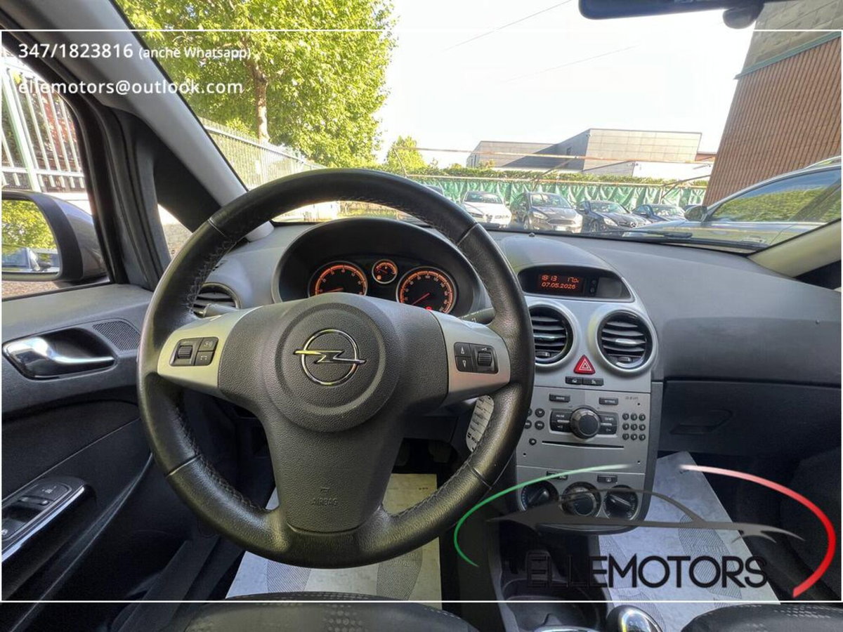 Opel Corsa 1.2 5 porte Cosmo (9)