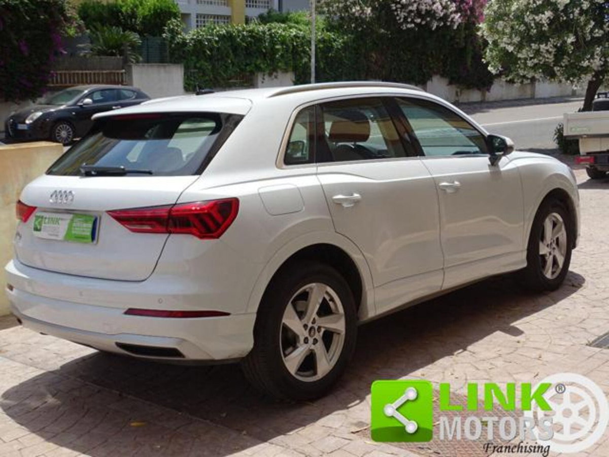 Audi Q3 2.0 TDI 150 CV (4)