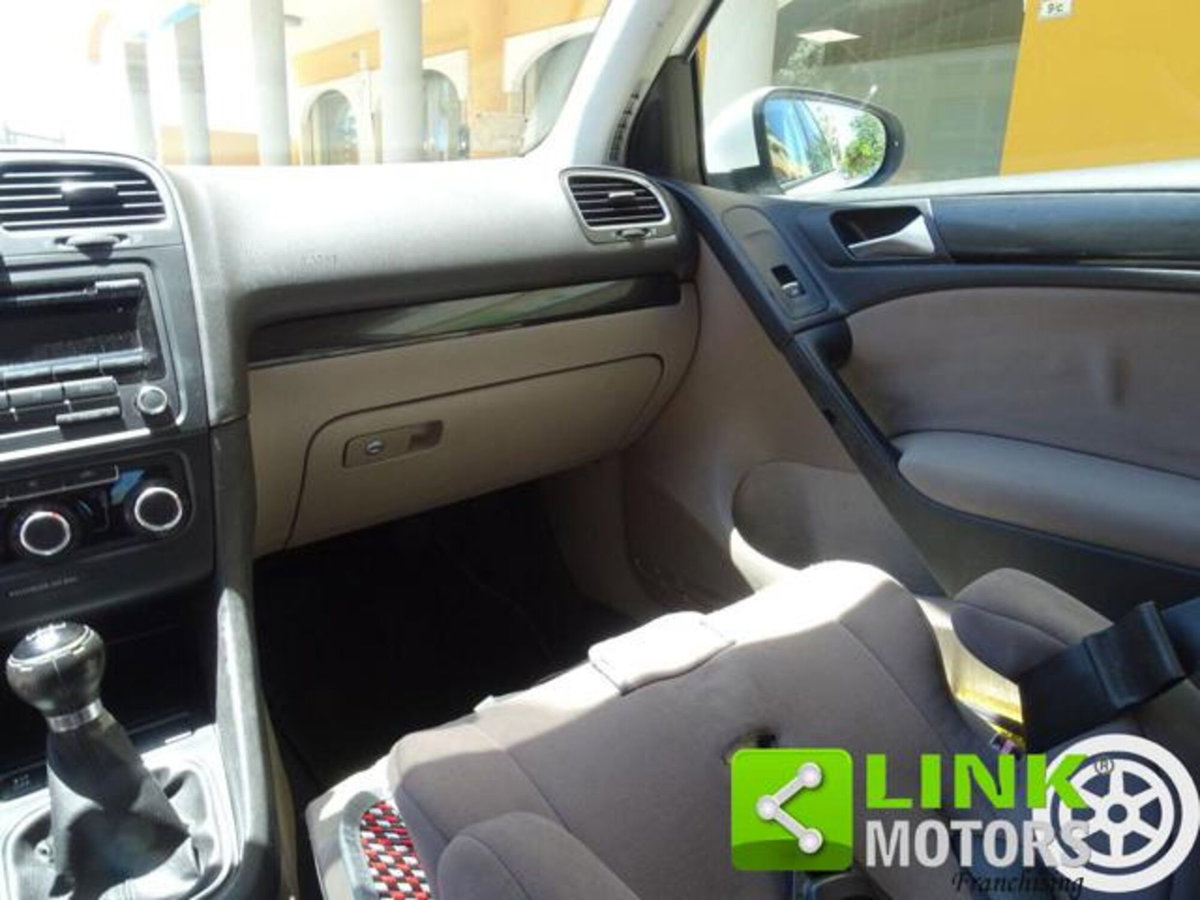 Volkswagen Golf Variant 1.6 TDI 105 CV Trendline BlueMotion Technology (11)