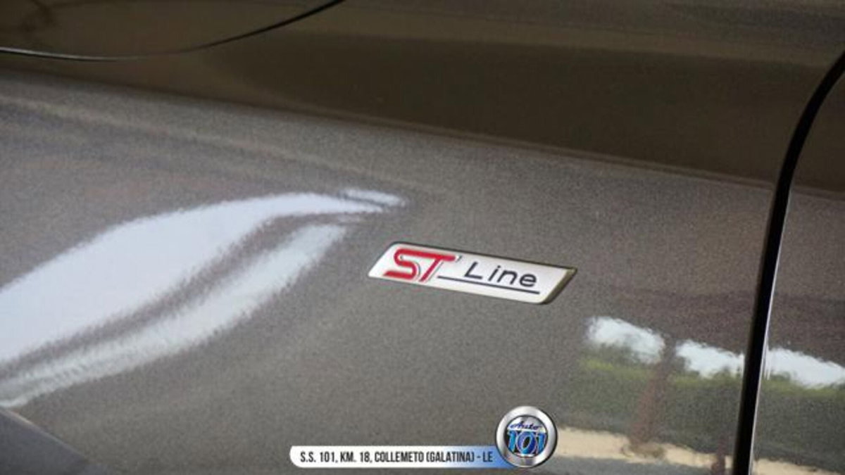 Ford Focus 1.0 EcoBoost Hybrid 125 CV Power. 5p. ST-Line Style (16)