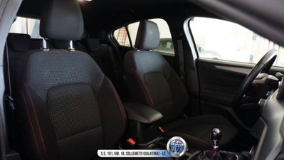 Ford Focus 1.0 EcoBoost Hybrid 125 CV Power. 5p. ST-Line Style (18)