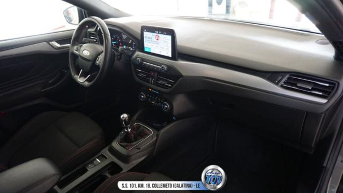 Ford Focus 1.0 EcoBoost Hybrid 125 CV Power. 5p. ST-Line Style (19)