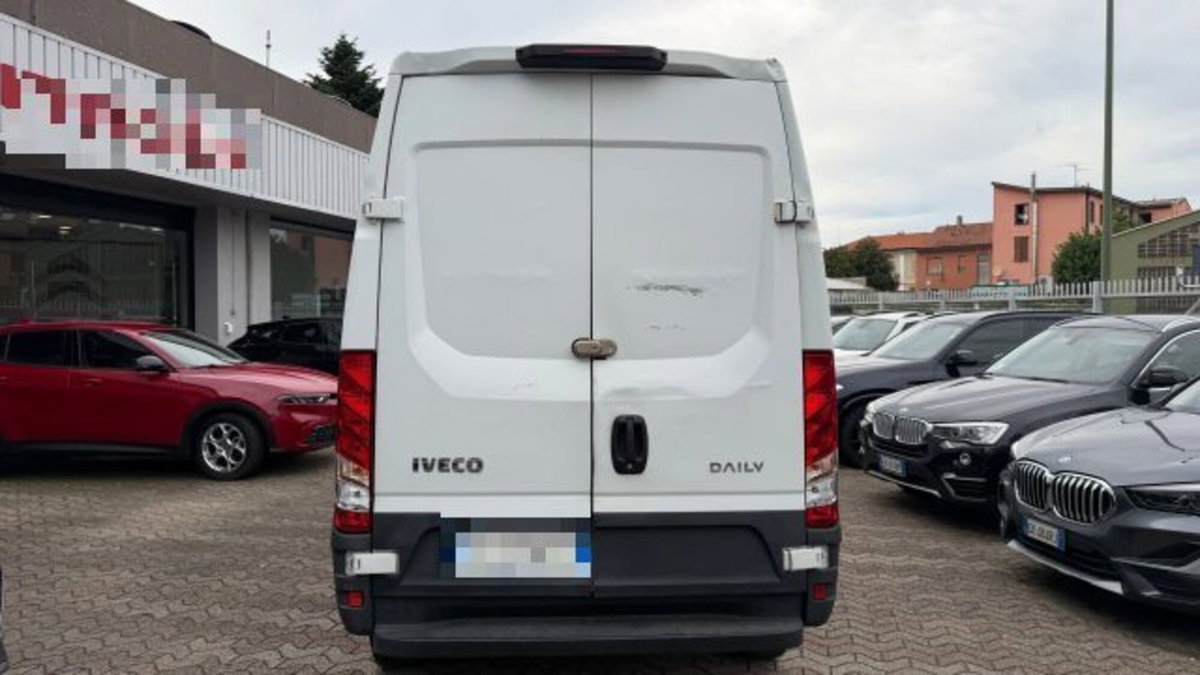 Iveco Daily Telaio 35S12 2.3 HPT PL Cabinato (4)