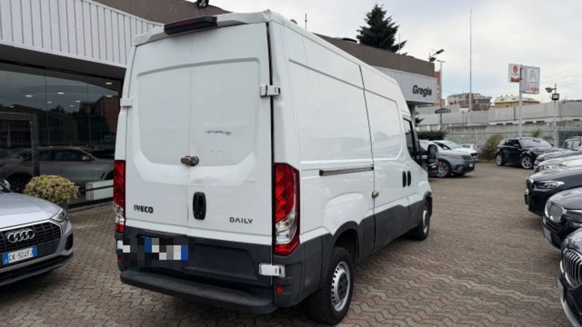 Iveco Daily Telaio 35S12 2.3 HPT PL Cabinato (5)