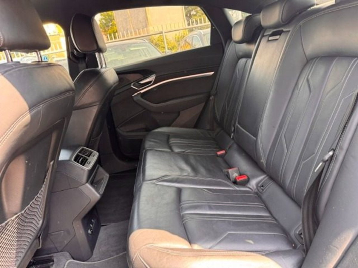 Audi e-tron Sportback 55 quattro S line Fast edition (11)