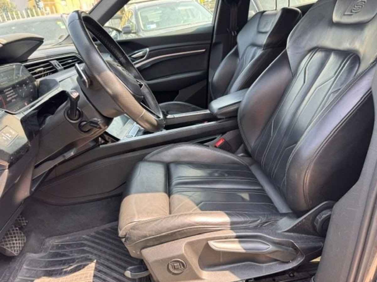 Audi e-tron Sportback 55 quattro S line Fast edition (9)