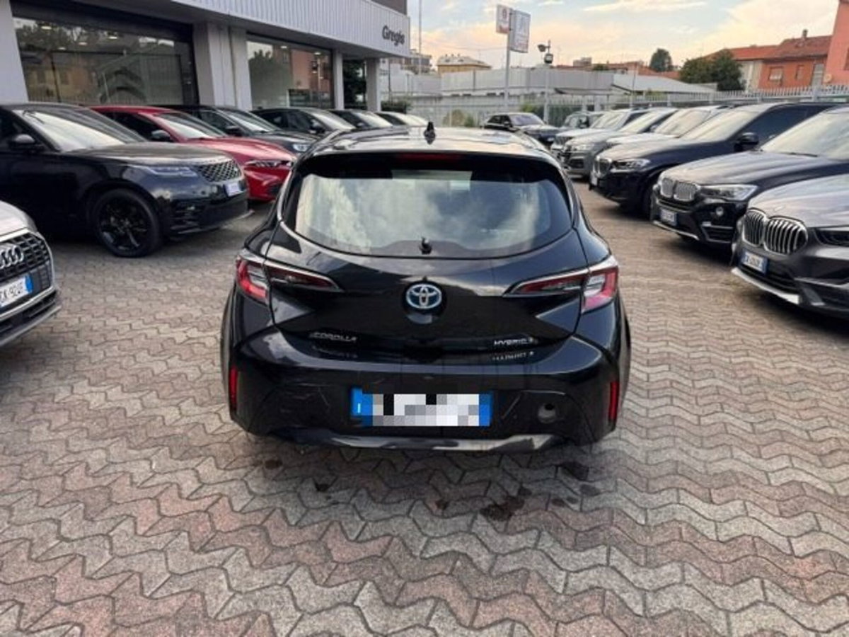 Toyota Corolla 1.8 Hybrid Active (2)