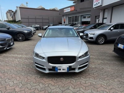 Jaguar XF 2.0 D 180 CV aut. Portfolio (2)