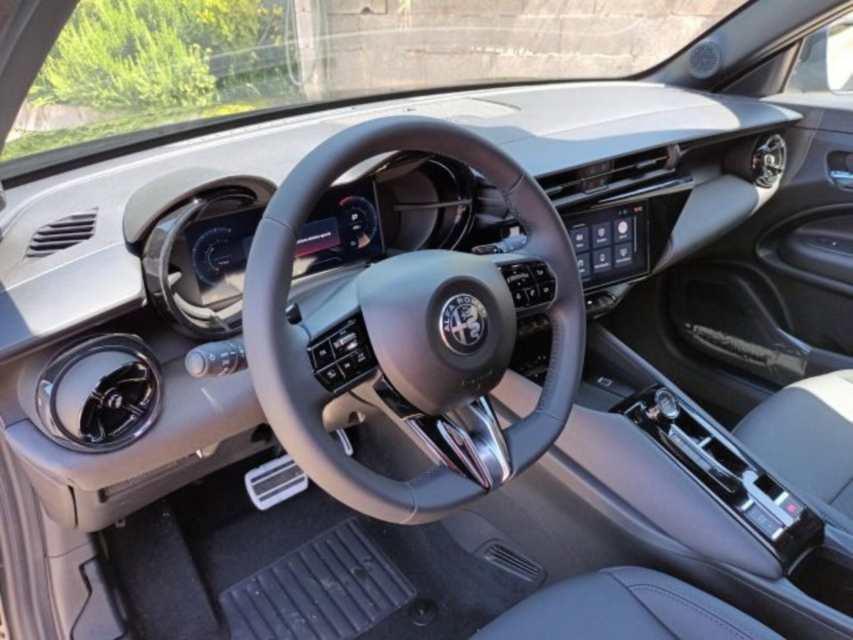 Alfa Romeo Junior elettrica Speciale 156cv (10)