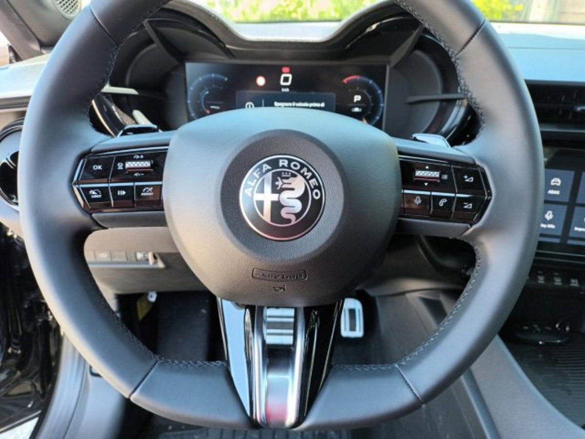 Alfa Romeo Junior elettrica Speciale 156cv (16)