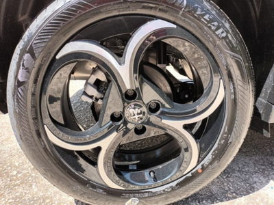 Alfa Romeo Junior elettrica Speciale 156cv (17)