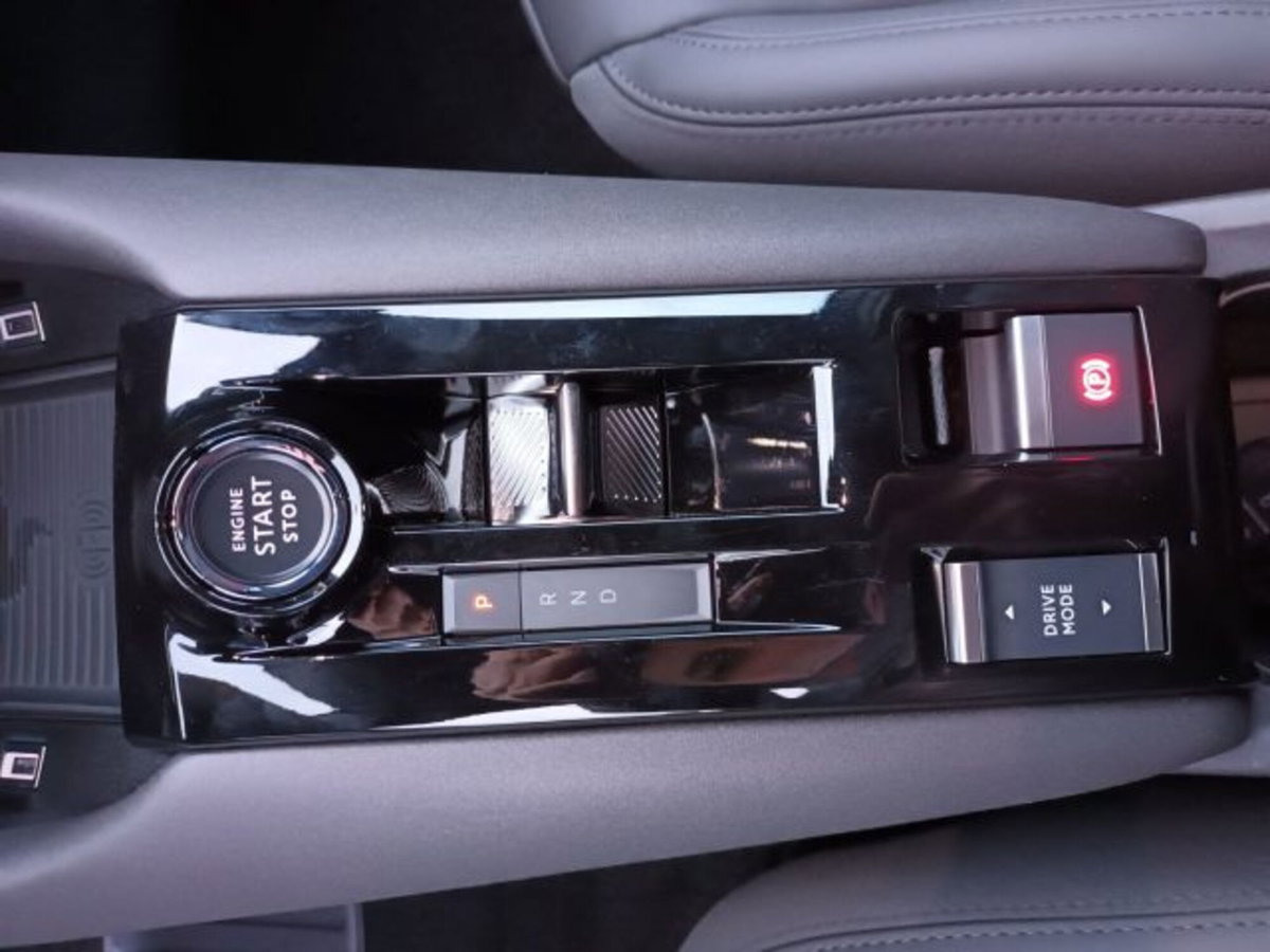 Alfa Romeo Junior elettrica Ti 156cv (14)