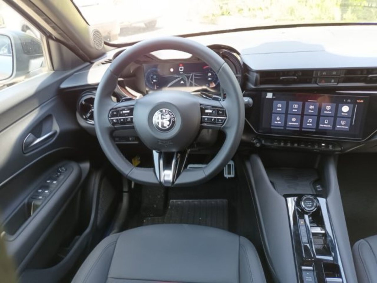 Alfa Romeo Junior elettrica Speciale 156cv (11)