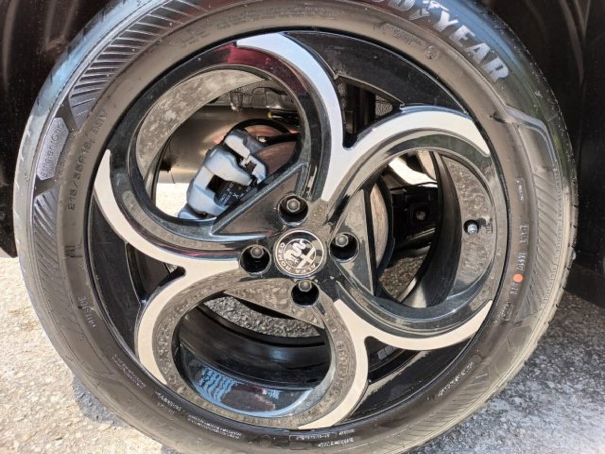 Alfa Romeo Junior elettrica Speciale 156cv (17)