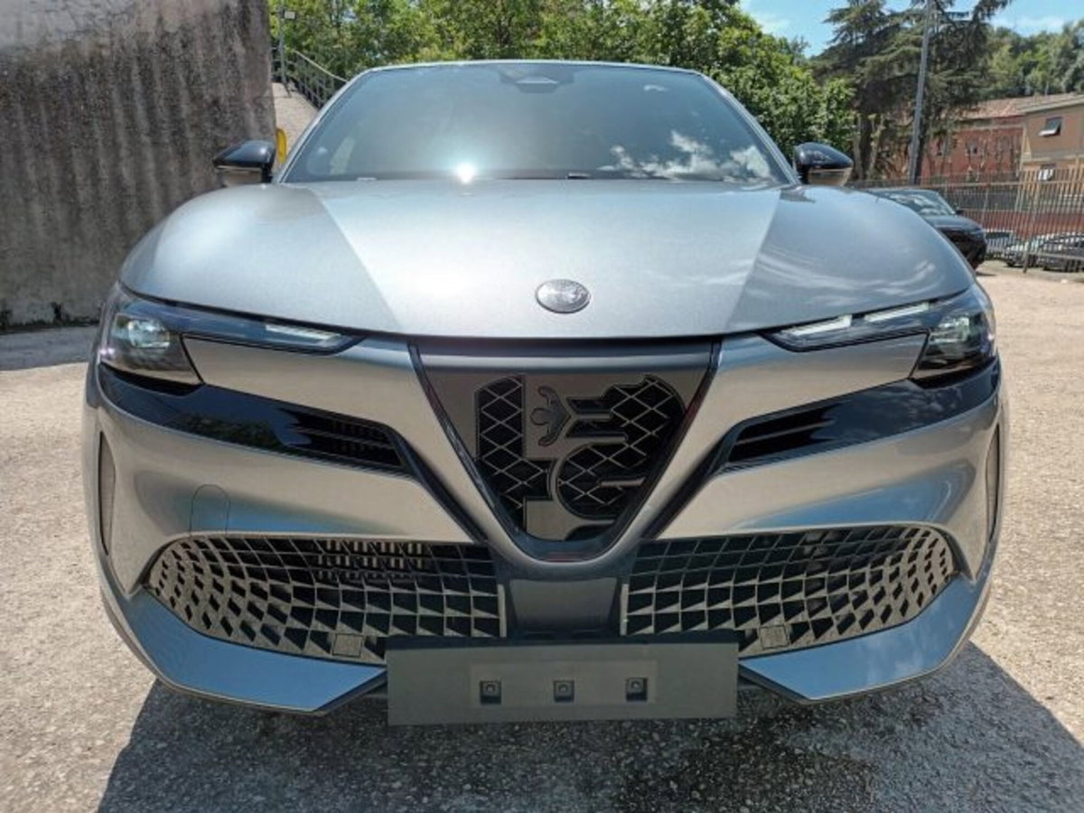 Alfa Romeo Junior elettrica Speciale 156cv (2)