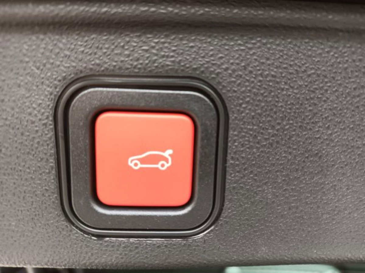 Alfa Romeo Junior elettrica Ti 156cv (18)