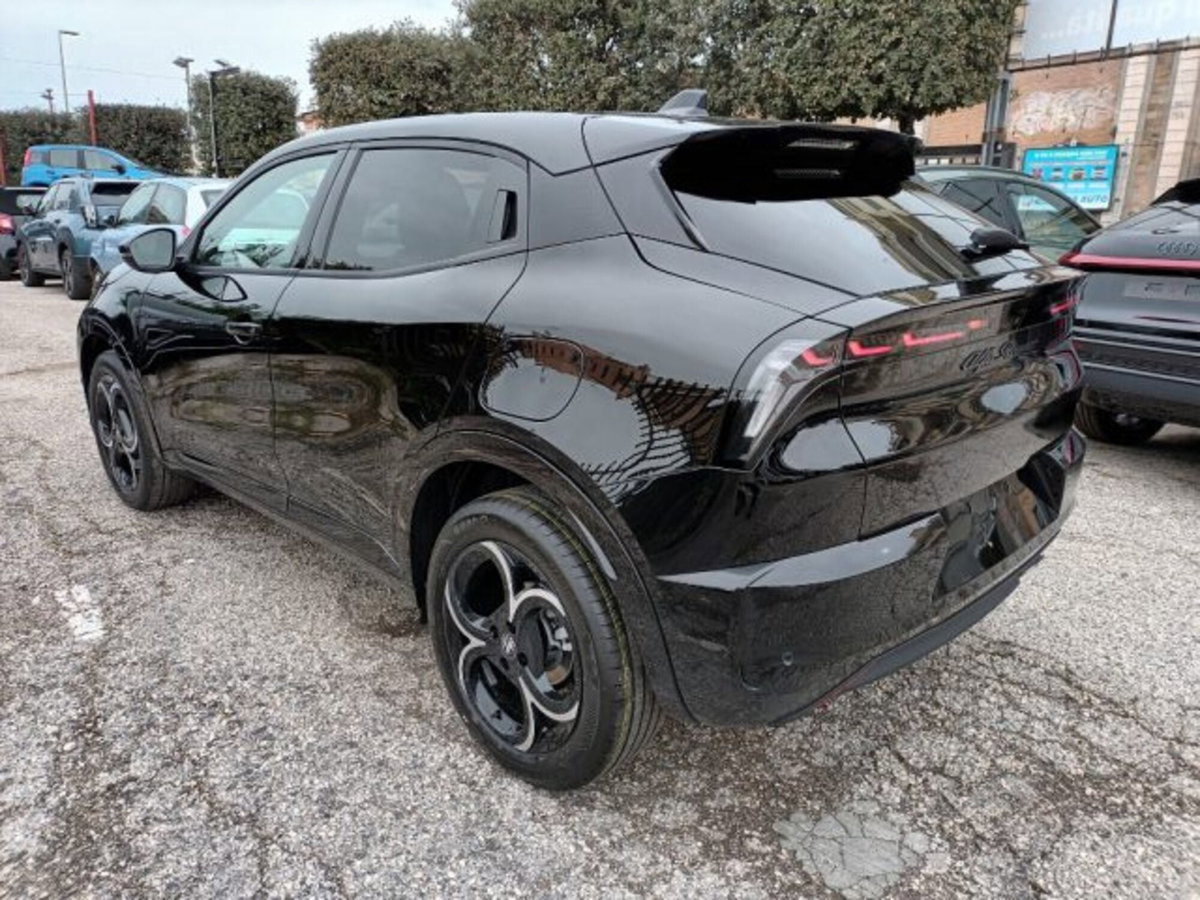Alfa Romeo Junior elettrica Ti 156cv (4)