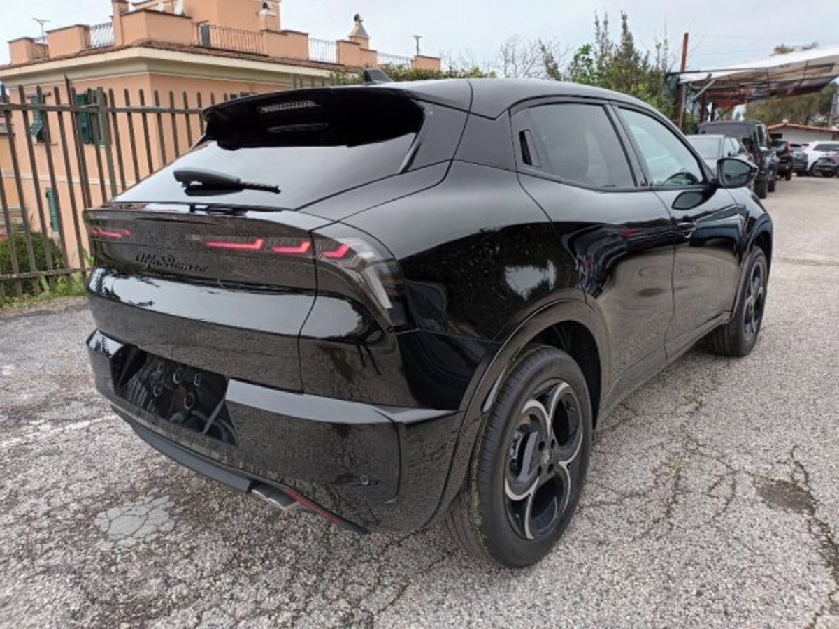 Alfa Romeo Junior elettrica Ti 156cv (6)