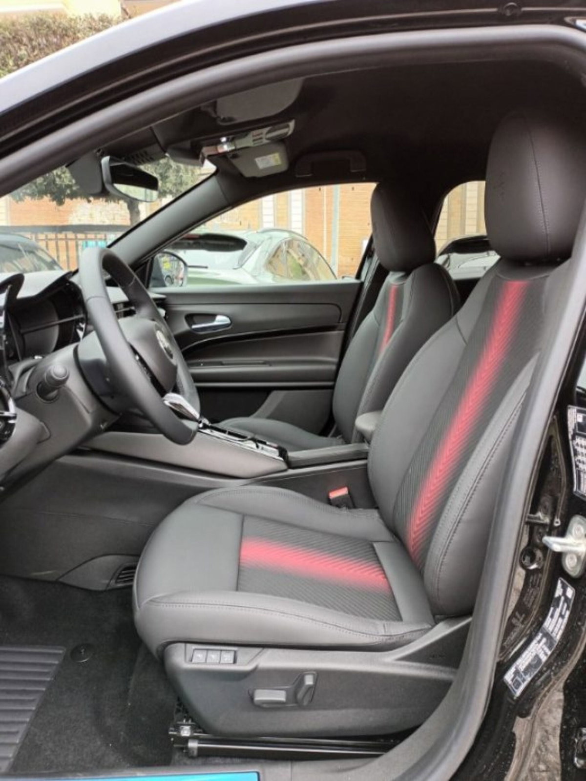 Alfa Romeo Junior elettrica Ti 156cv (7)