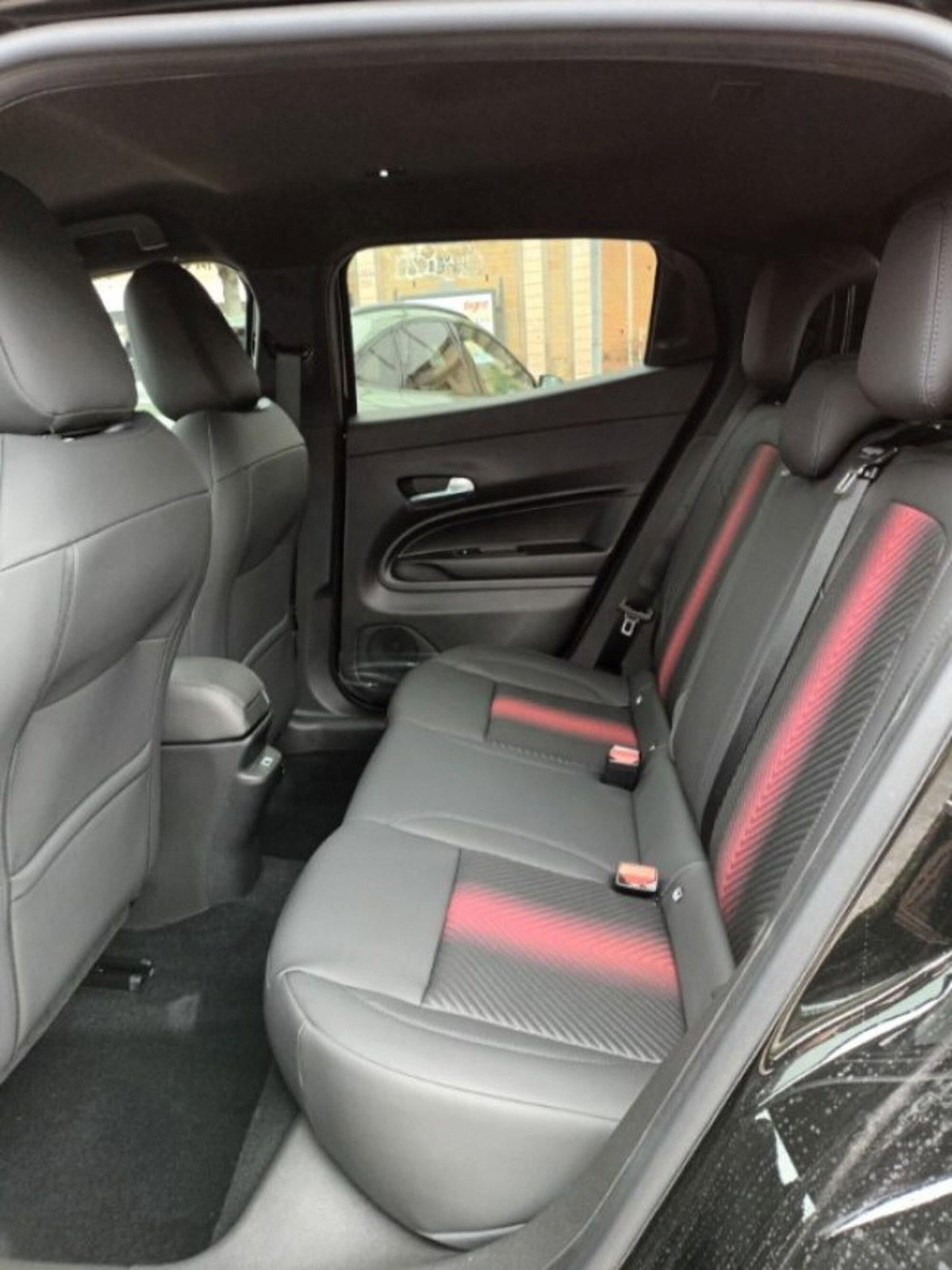 Alfa Romeo Junior elettrica Ti 156cv (8)