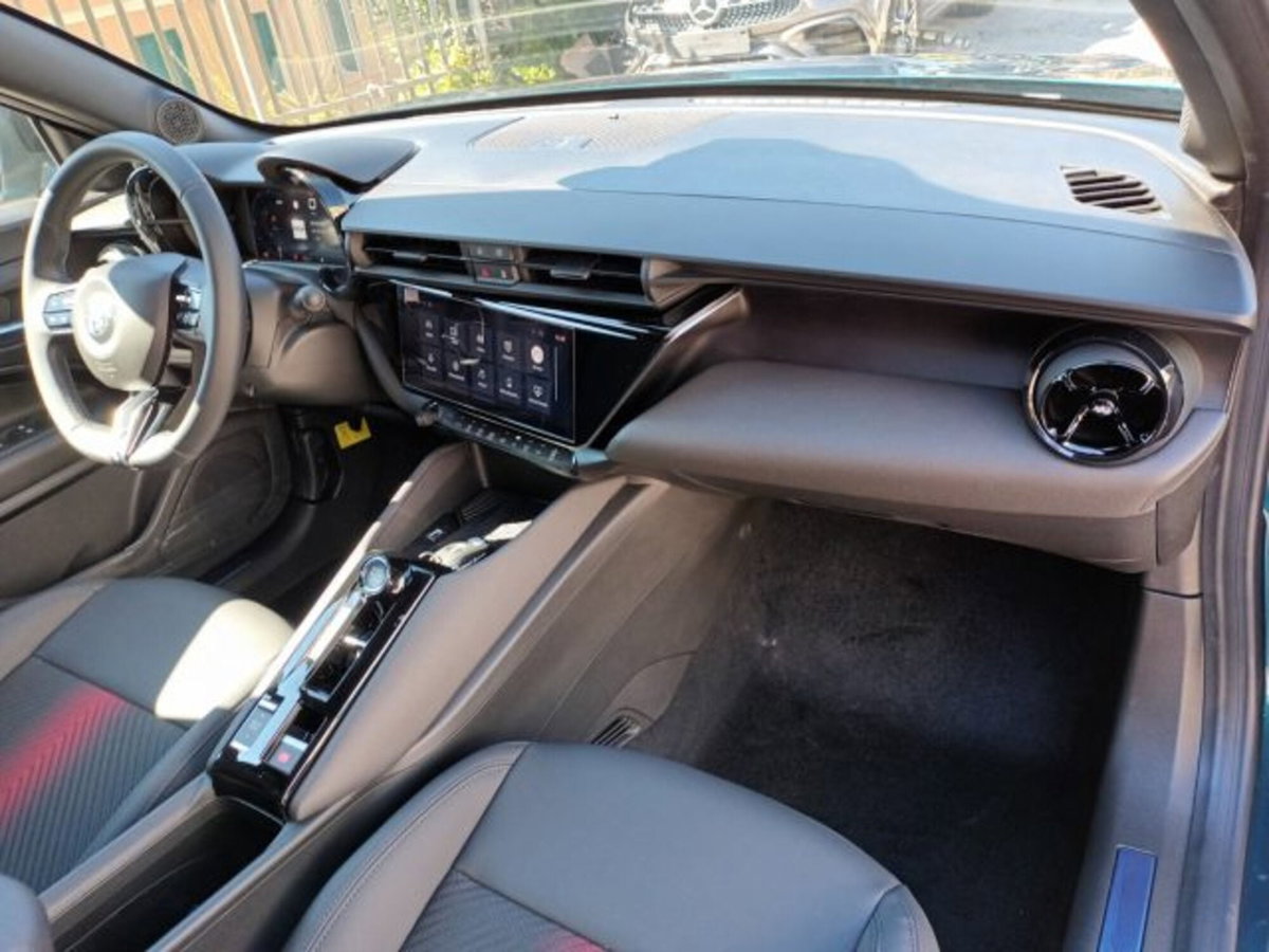 Alfa Romeo Junior elettrica Ti 156cv (9)
