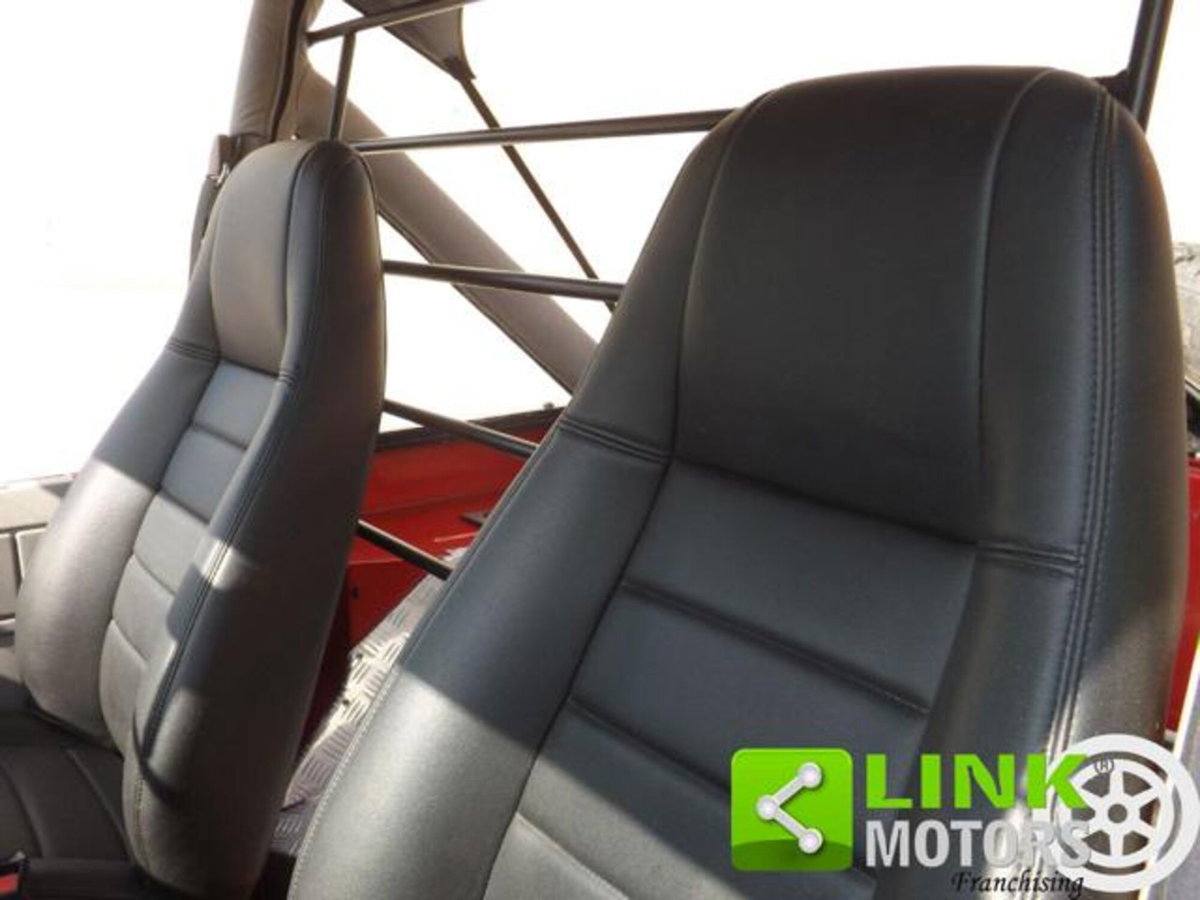 Jeep Wrangler 2.5 Laredo (14)