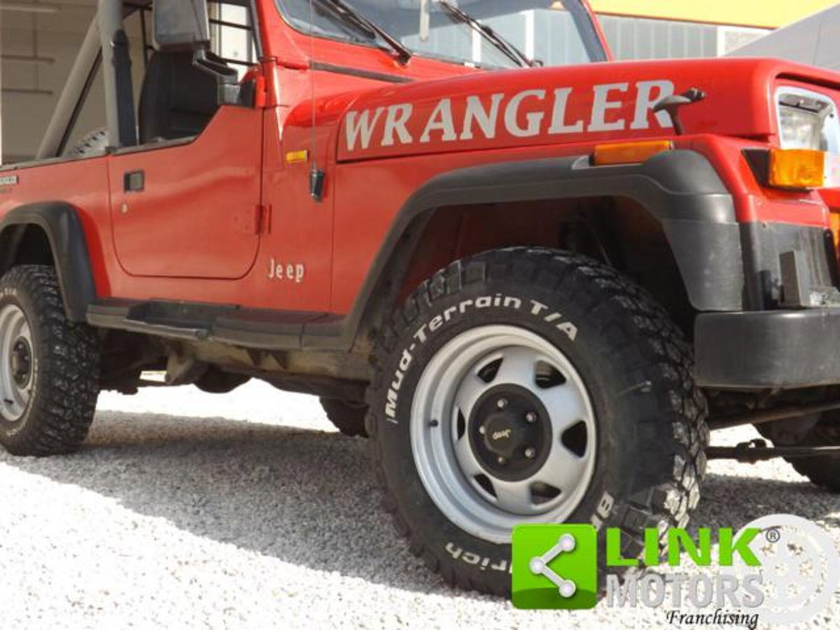 Jeep Wrangler 2.5 Laredo (9)