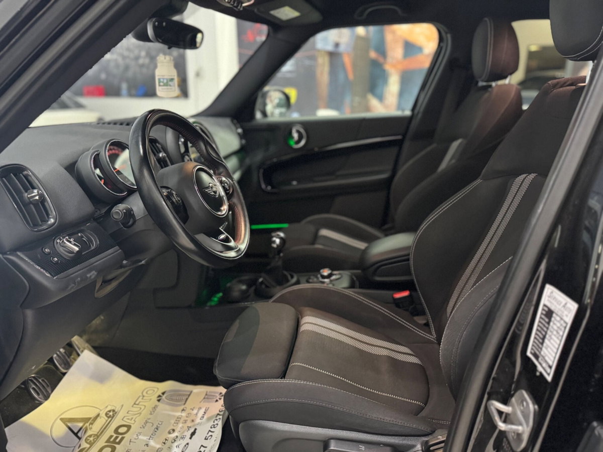MINI Mini Countryman 2.0 Cooper D Business Countryman (14)