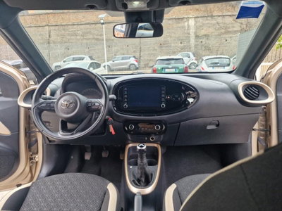 Toyota Aygo X 1.0 Lounge 72cv (11)