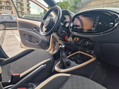Toyota Aygo X 1.0 Lounge 72cv (12)