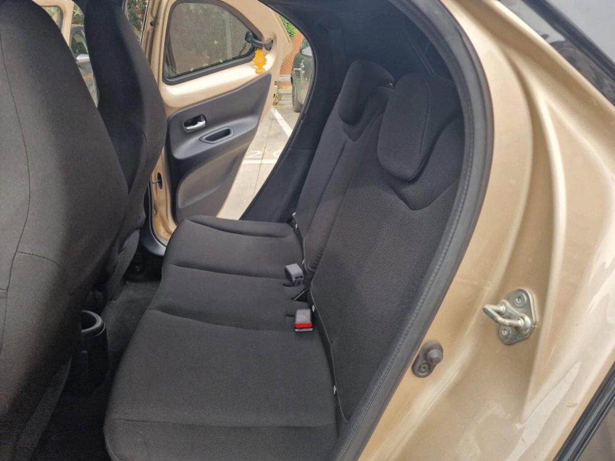Toyota Aygo X 1.0 Lounge 72cv (15)