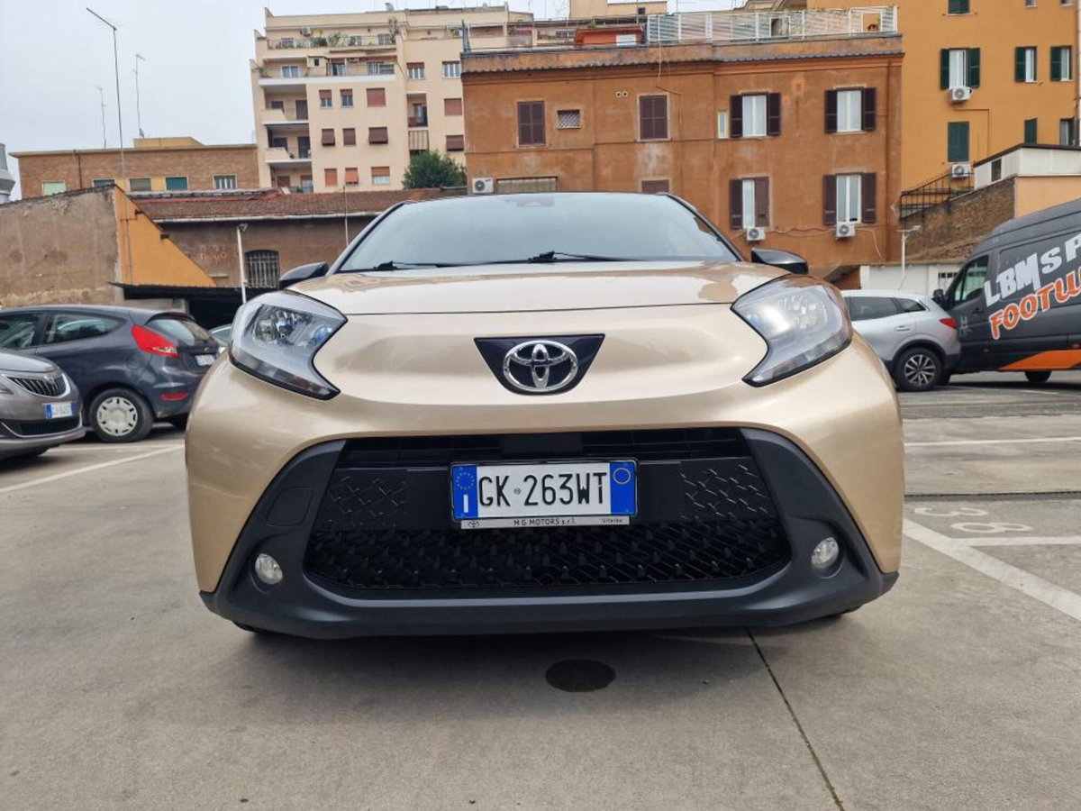 Toyota Aygo X 1.0 Lounge 72cv (3)