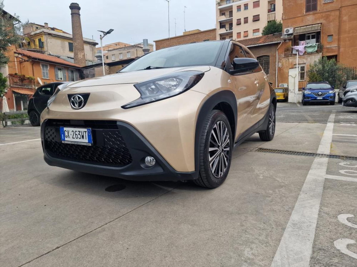 Toyota Aygo X 1.0 Lounge 72cv (5)