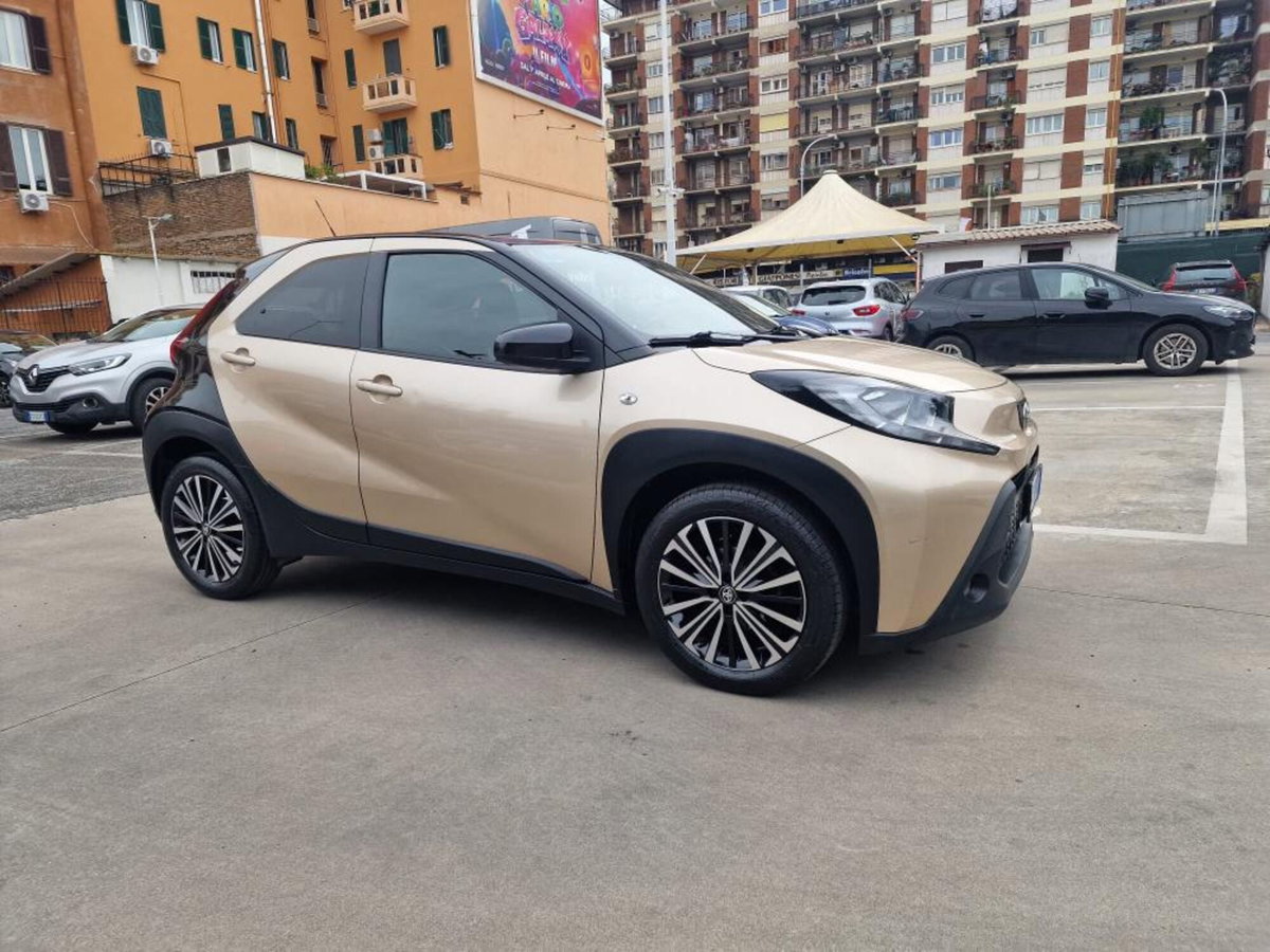 Toyota Aygo X 1.0 Lounge 72cv (8)
